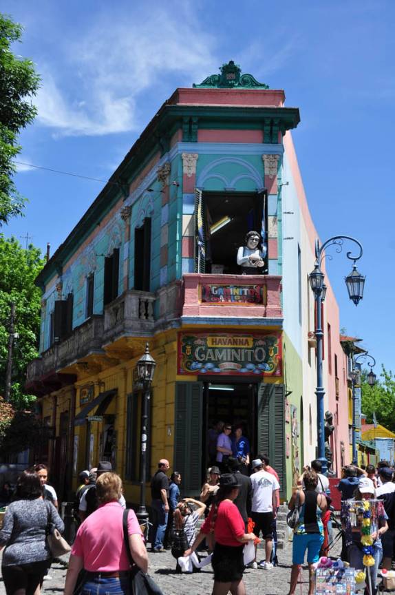 Chegando ao Caminito, no bairro La Boca, em Buenos Aires, capital da Argentina
